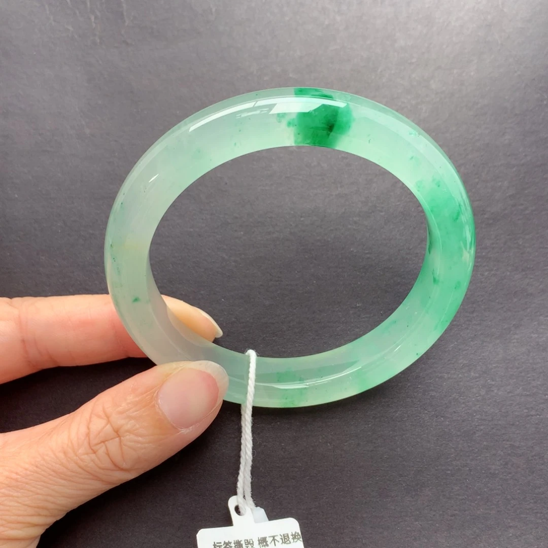 未镶嵌手镯石英质玉