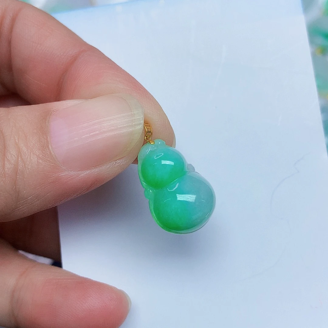 翡翠18K金镶嵌颈饰3456889
