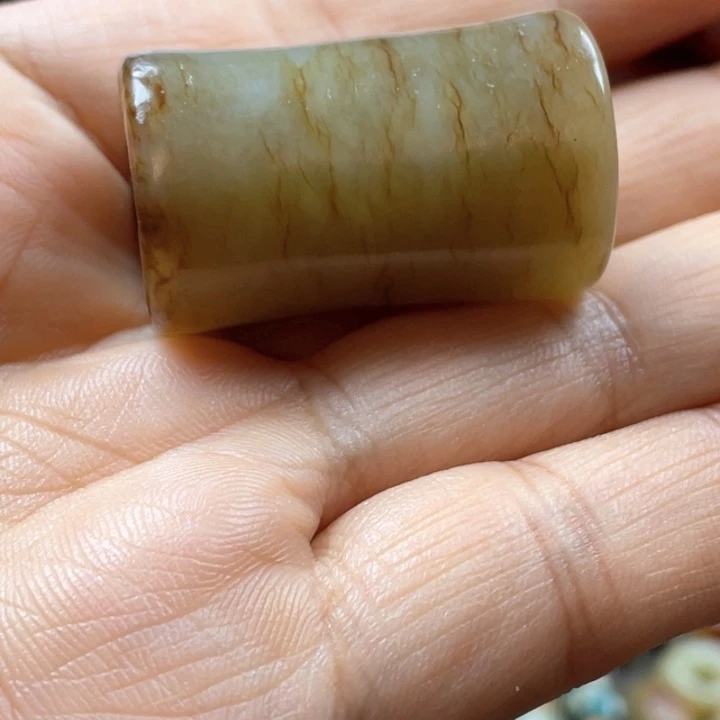瑞***云和田玉未镶嵌颈饰