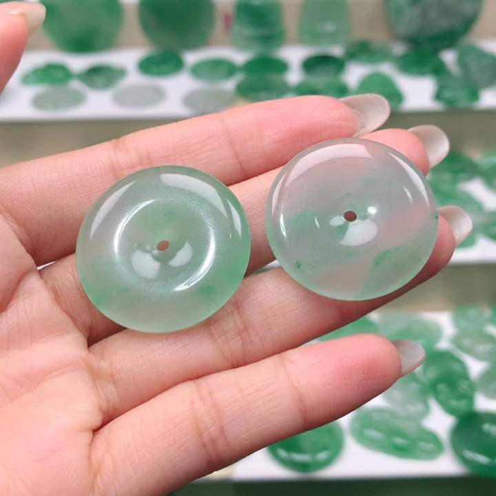 颈饰未镶嵌石英质玉智**生