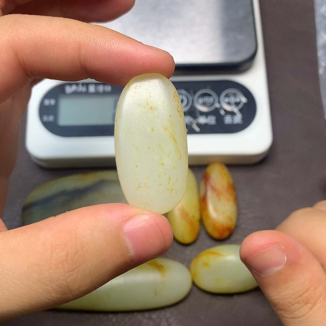 和田玉（糖玉）未镶嵌挂件