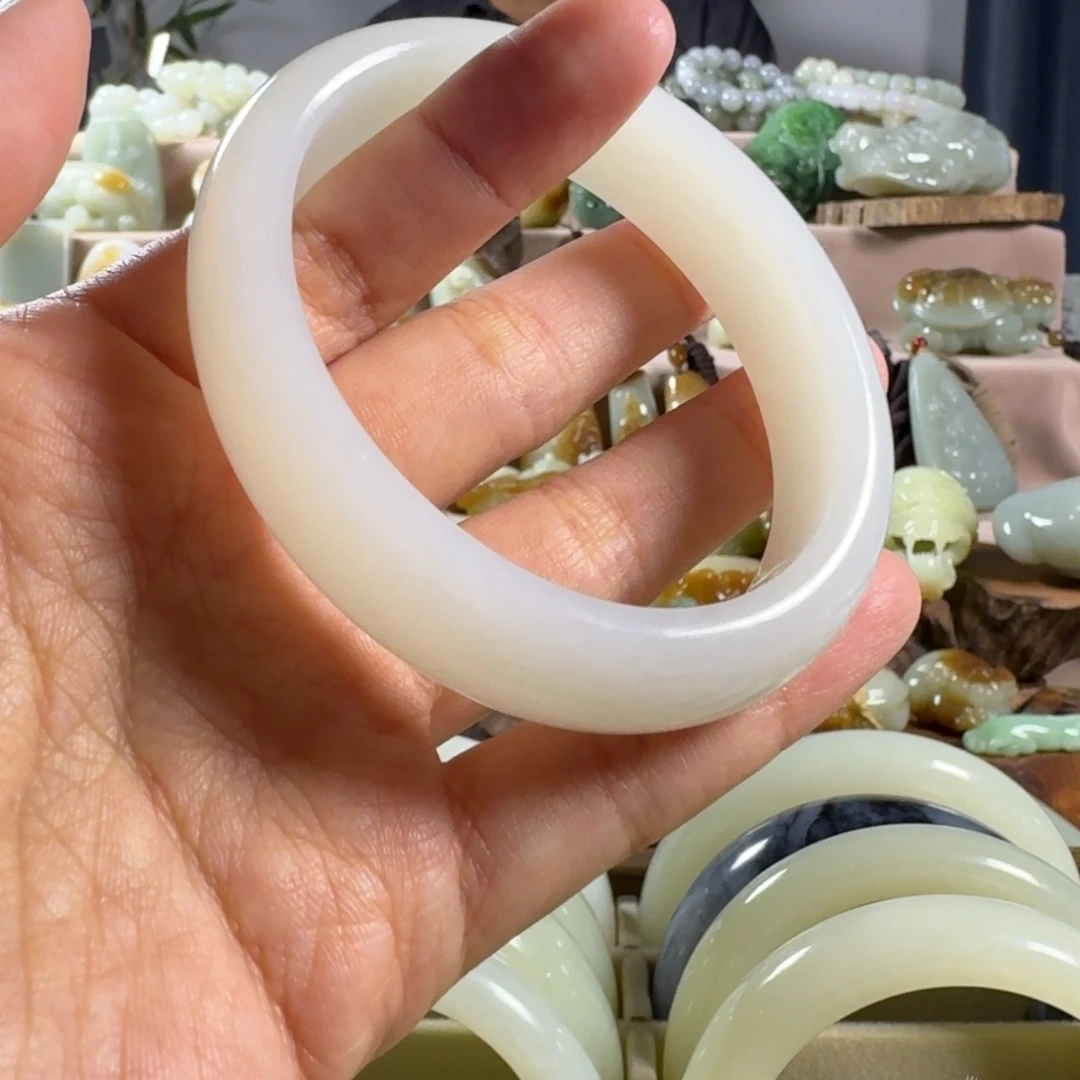 和田玉（糖玉）未镶嵌颈饰