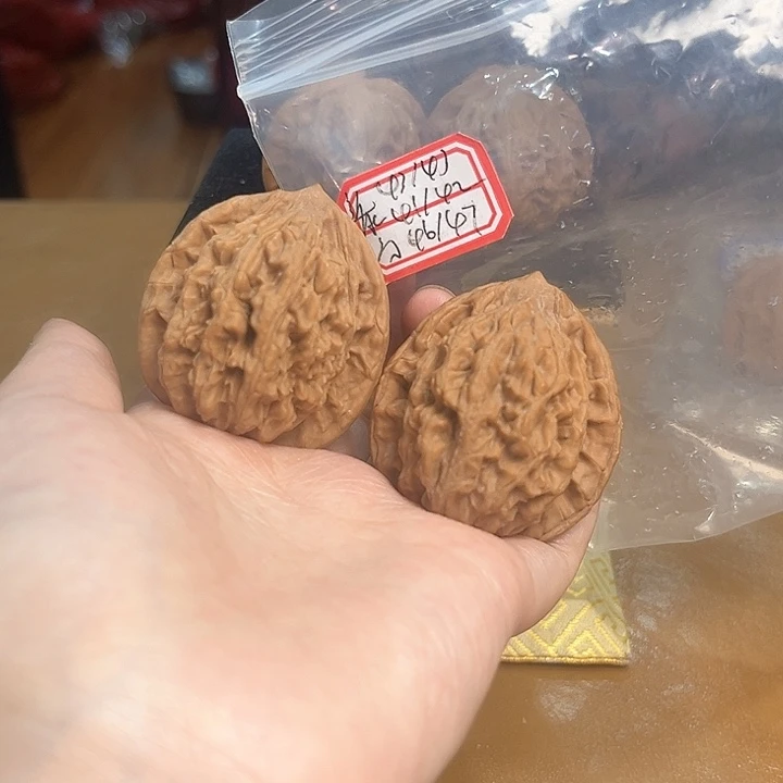 把件文玩核桃麦穗虎头