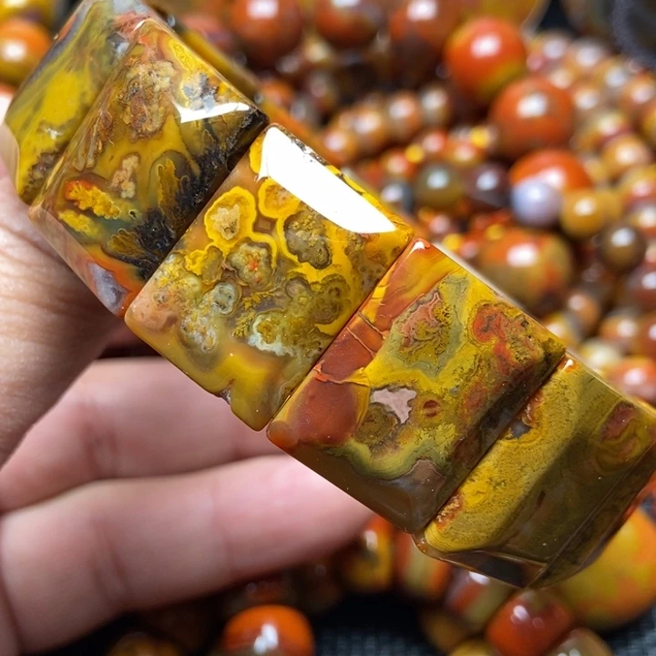 玛瑙/玉髓手串未镶嵌那**月