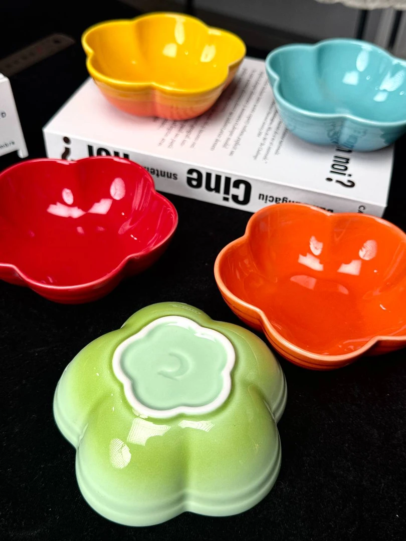 法国LE同款彩小号花型贝壳粉网红创意陶瓷异形点心盘家用盘子调料