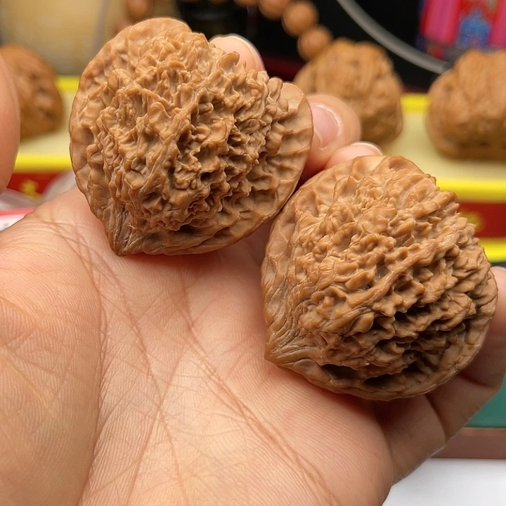 桃核把件43原桩满天星