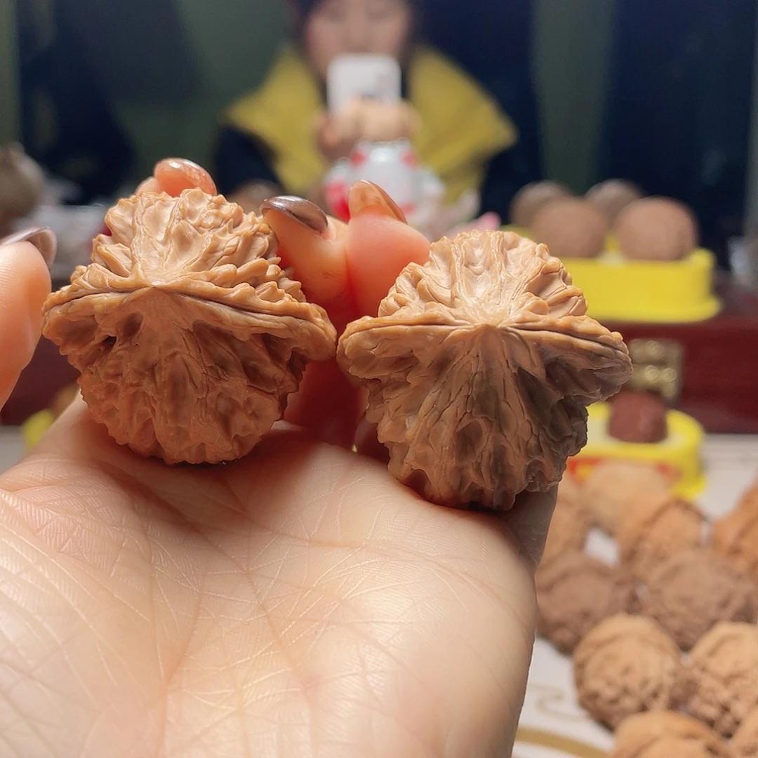 文玩核桃吊坠龙门涧