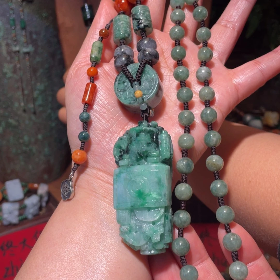 【闪购商品】吊坠(赠链)未镶嵌翡翠