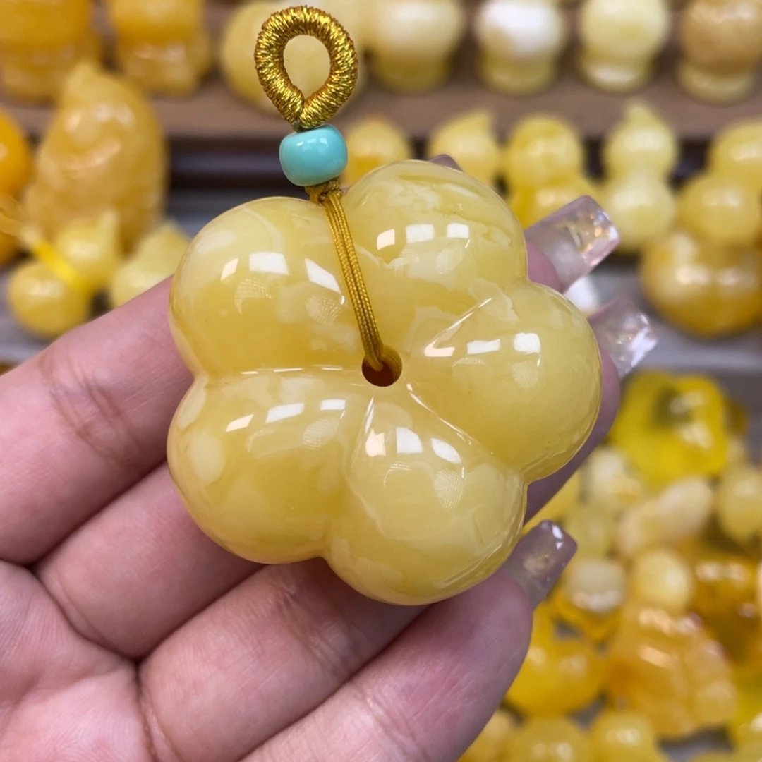 贝***汐琥珀未镶嵌珠宝奇石