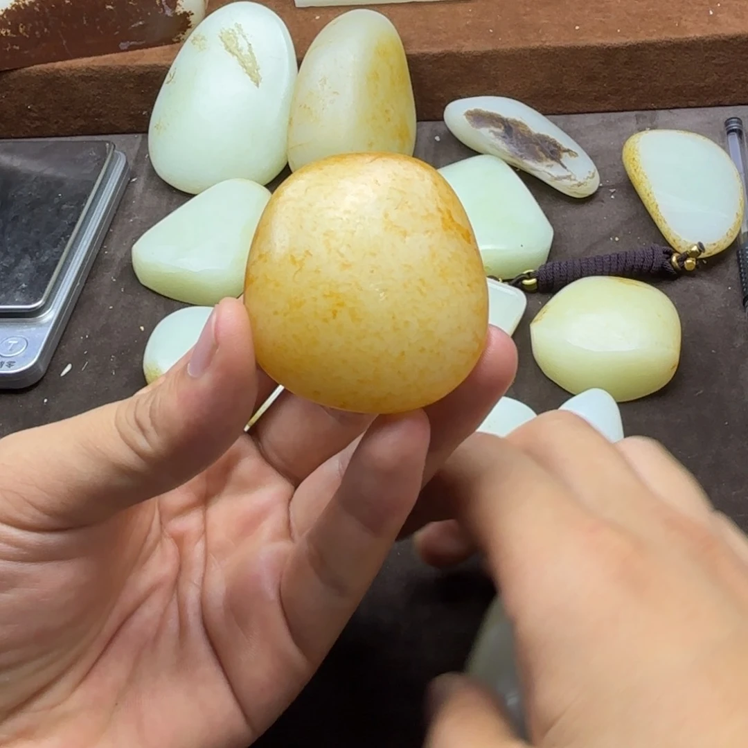 狗***狗挂件未镶嵌定制和田玉