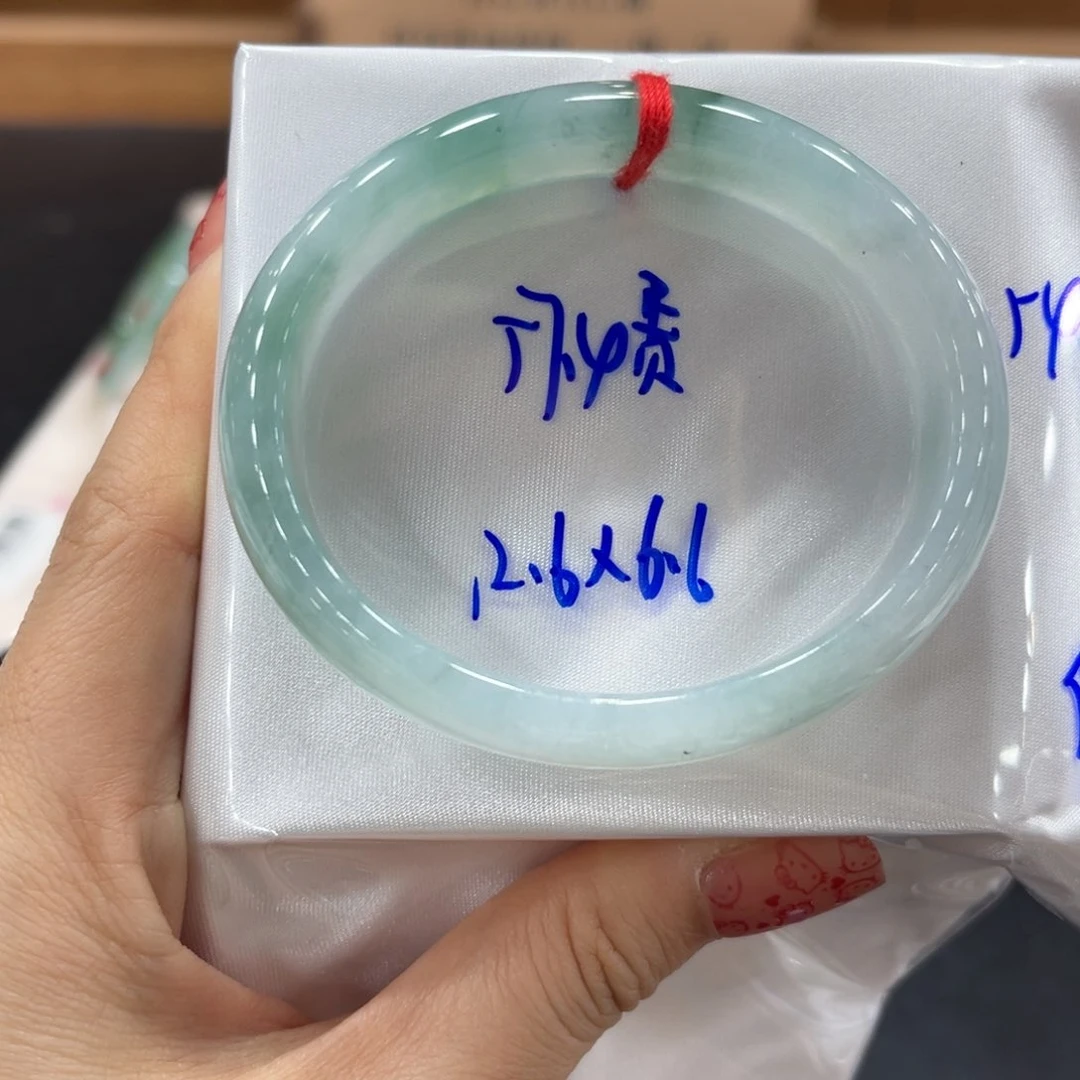 未镶嵌手镯翡翠翡翠