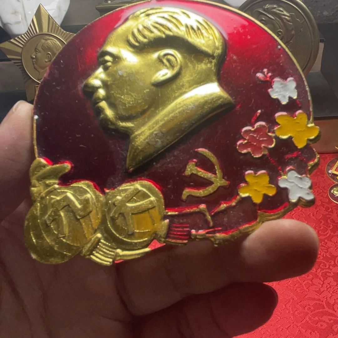 老毛节庆饰品像章