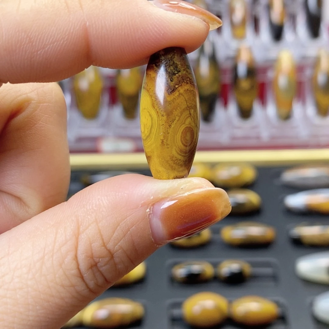 玛瑙/玉髓颈饰合金