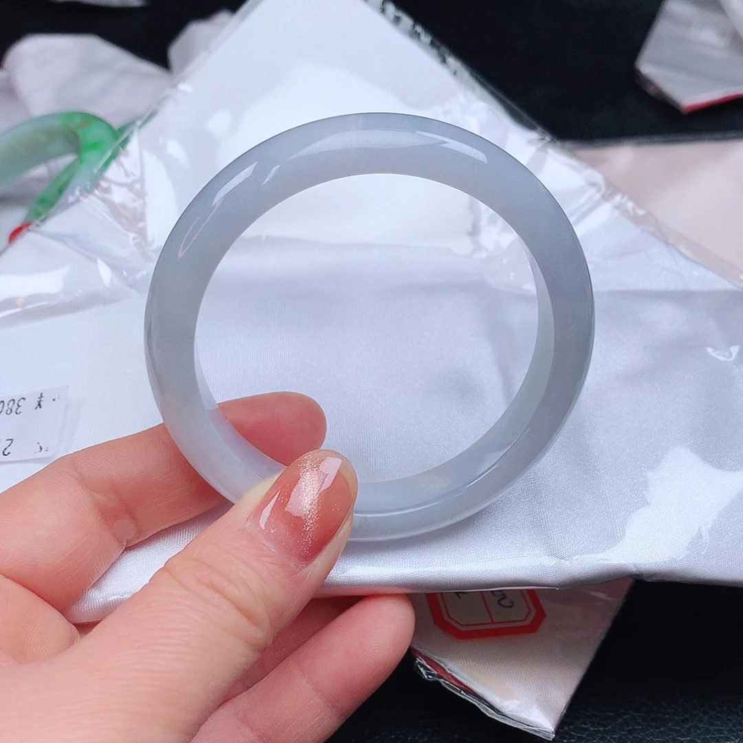 翡翠手镯未镶嵌299xvvbbb