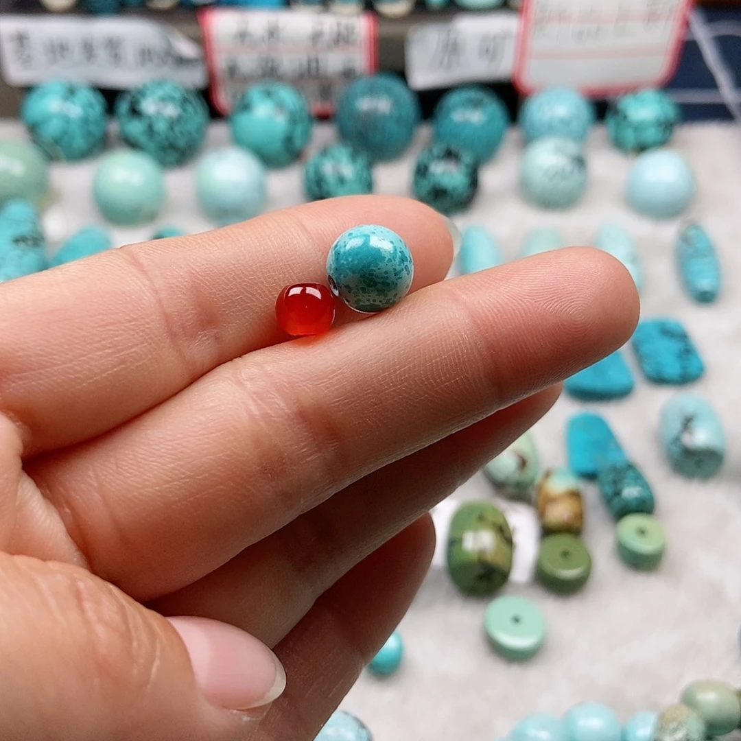 南红玛瑙未镶嵌珠宝半成品小**?