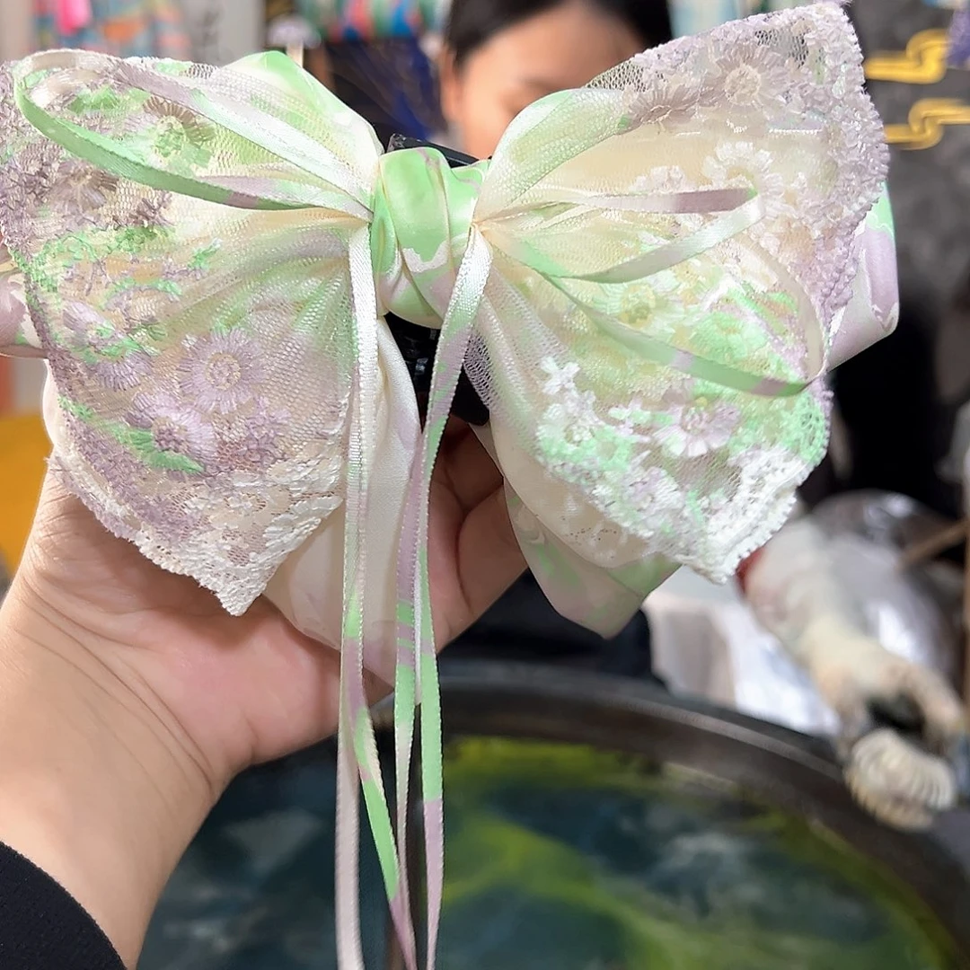 472蕾丝抓夹鸢尾花