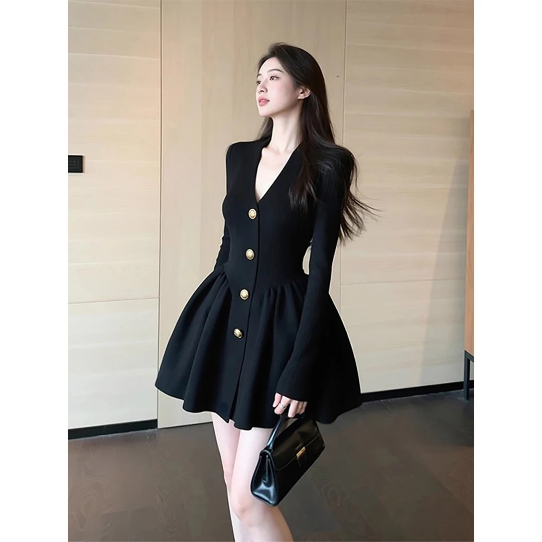 轻熟法式收腰气质黑色花苞V领连衣裙女2026小香风温柔气质公主裙