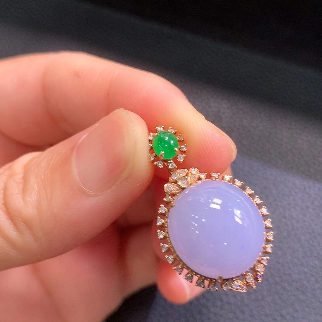 翡翠18K金镶嵌颈饰紫蛋