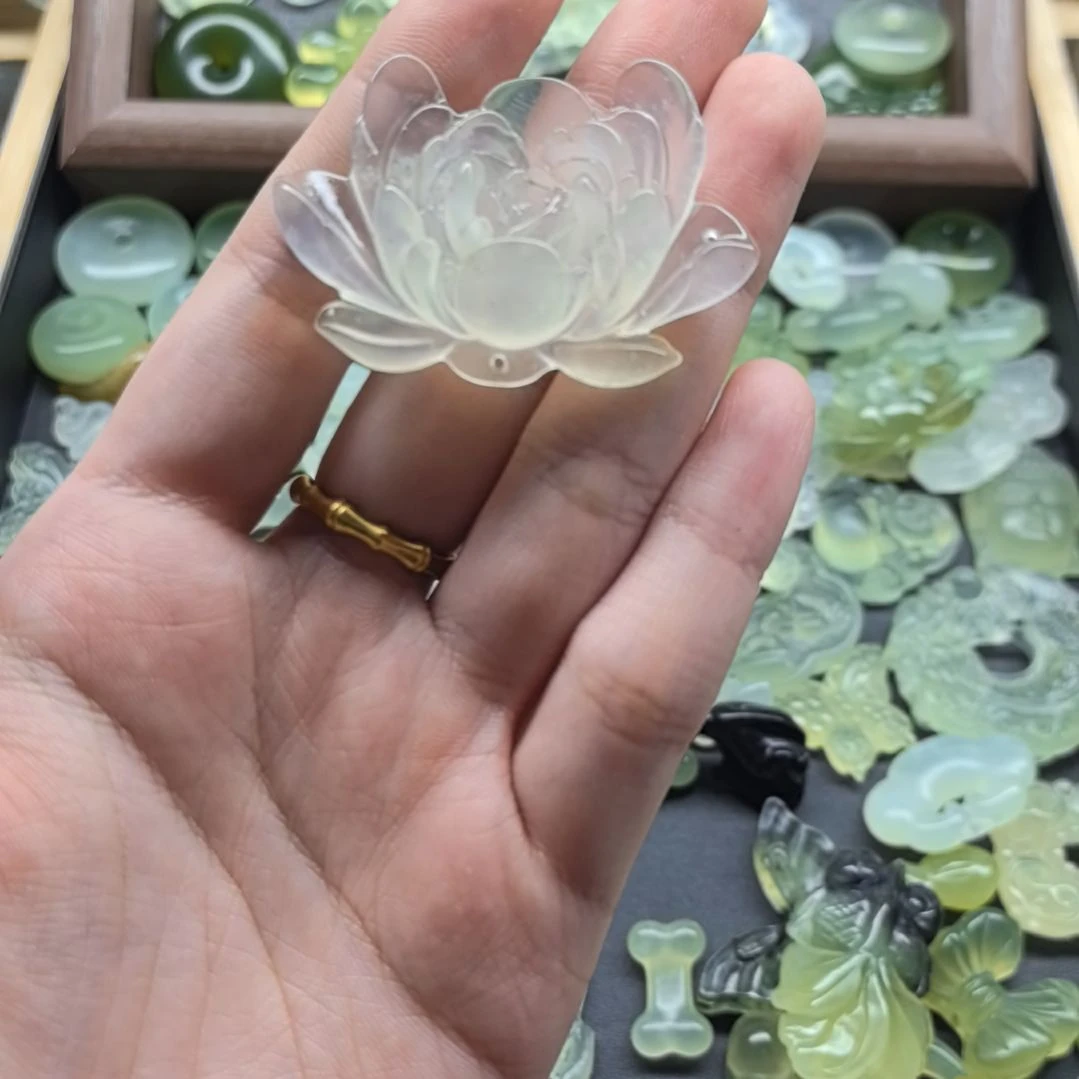 合金蛇纹石玉颈饰