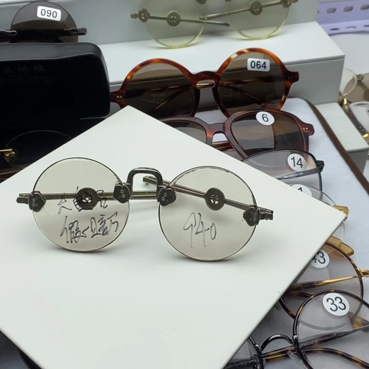 用***8分体款老梁复古圆太阳镜
