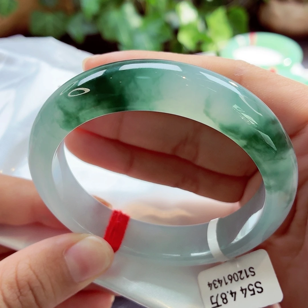 宁***2翡翠未镶嵌手镯68