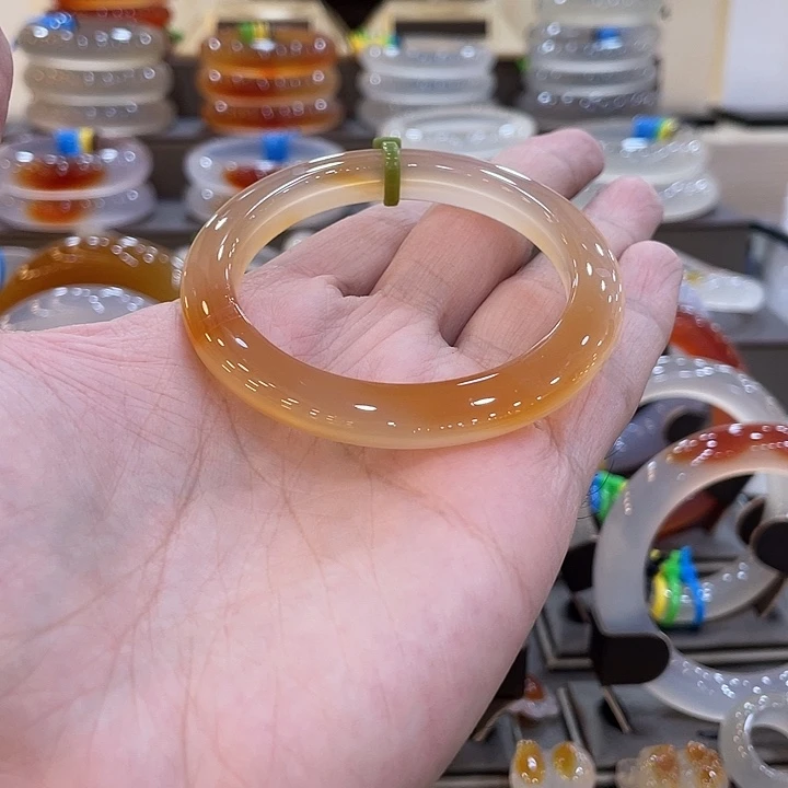 玛瑙/玉髓未镶嵌手镯