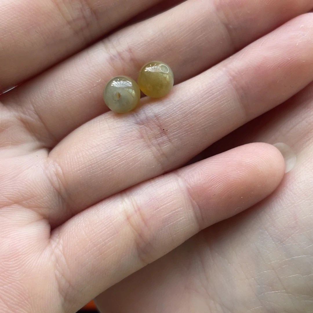 翡翠未镶嵌颈饰有**甜珠子