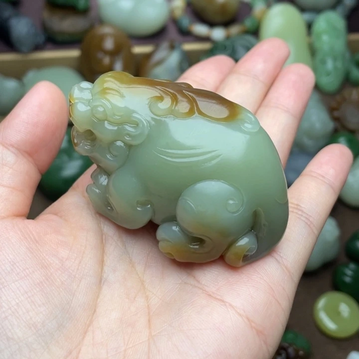 【闪购商品】颈饰未镶嵌和田玉珍**活