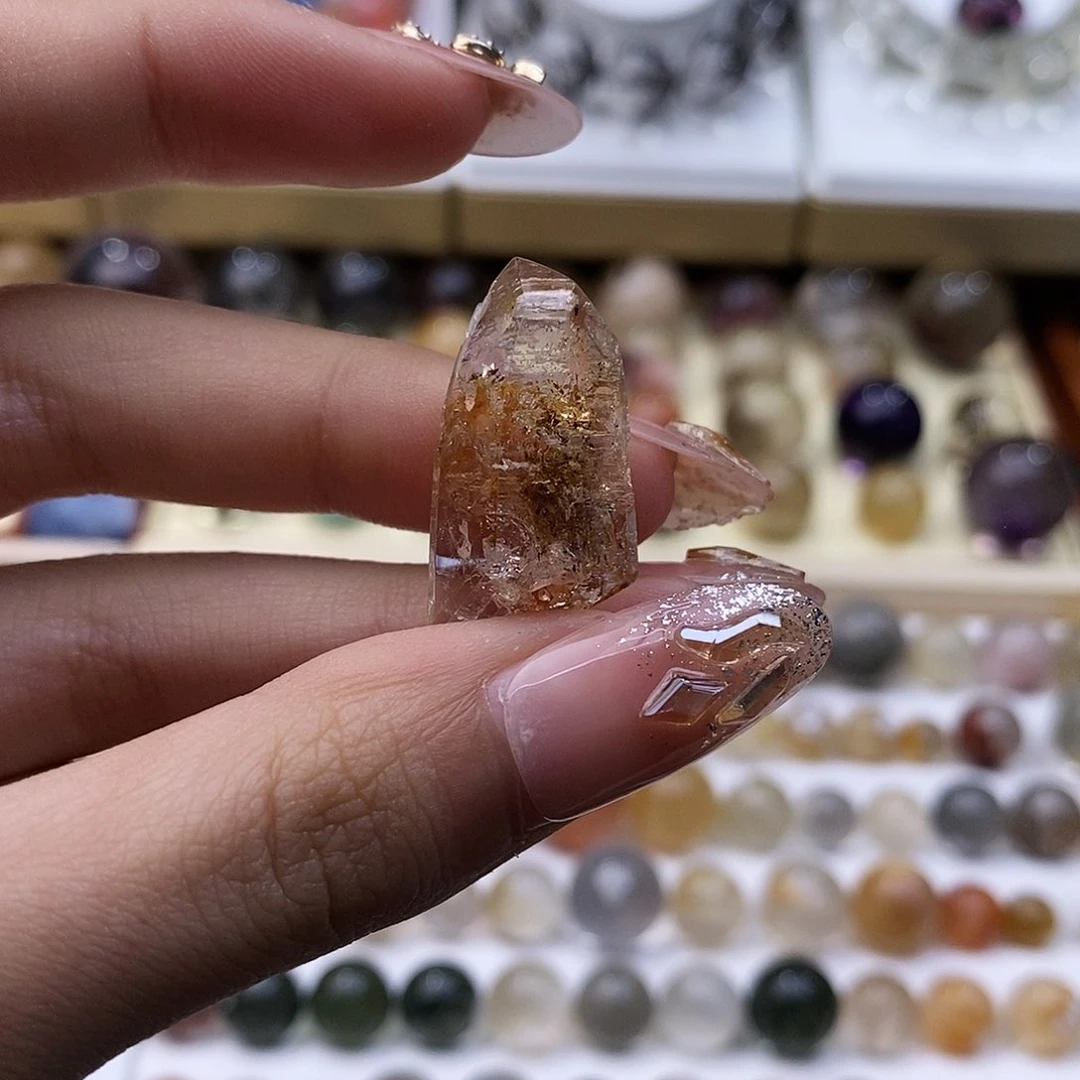 水晶颈饰未镶嵌，