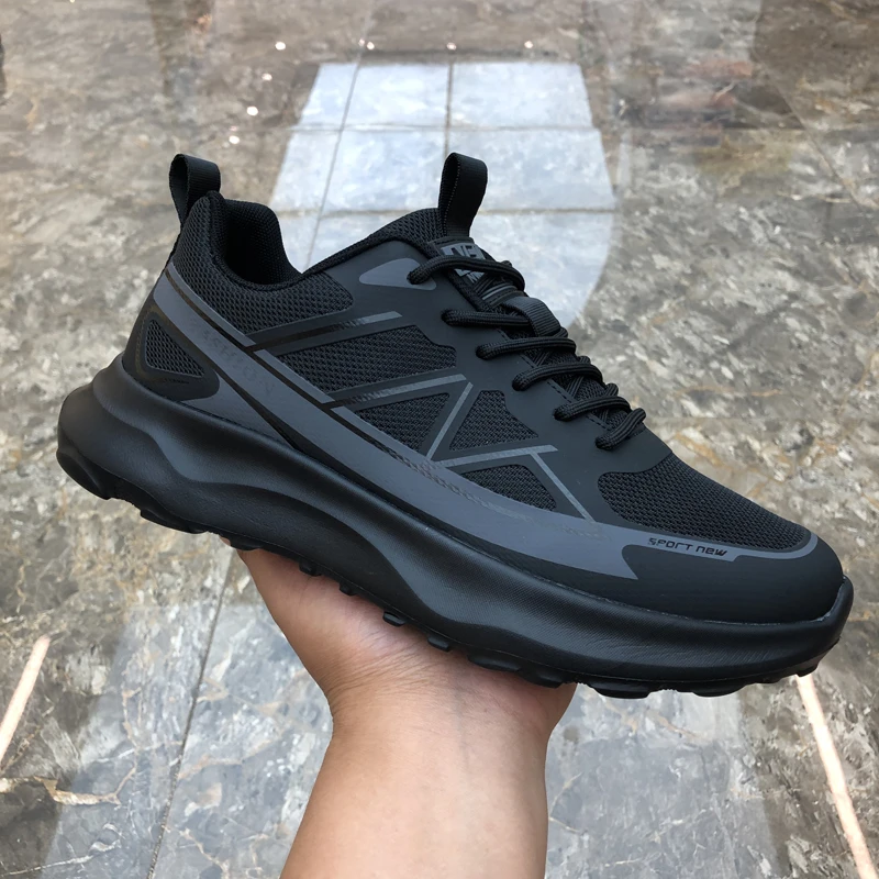 男鞋春秋季新款百搭软底轻便厚底休闲男鞋潮流简约透气户外运动鞋