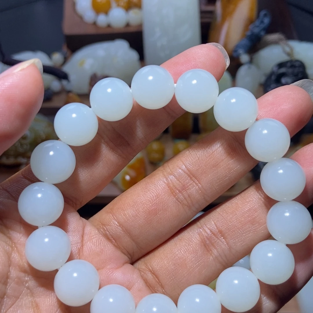 W***S和田玉未镶嵌颈饰