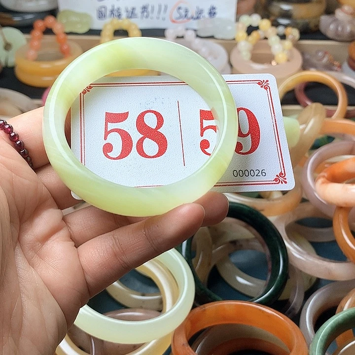 石英质玉（黄龙玉）未镶嵌手镯