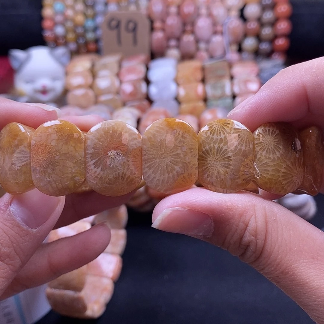 硅化珊瑚（珊瑚玉）手牌未镶嵌糖冰 38