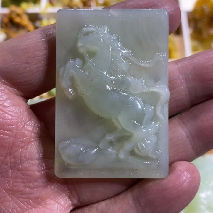 蛇纹石玉颈饰未镶嵌