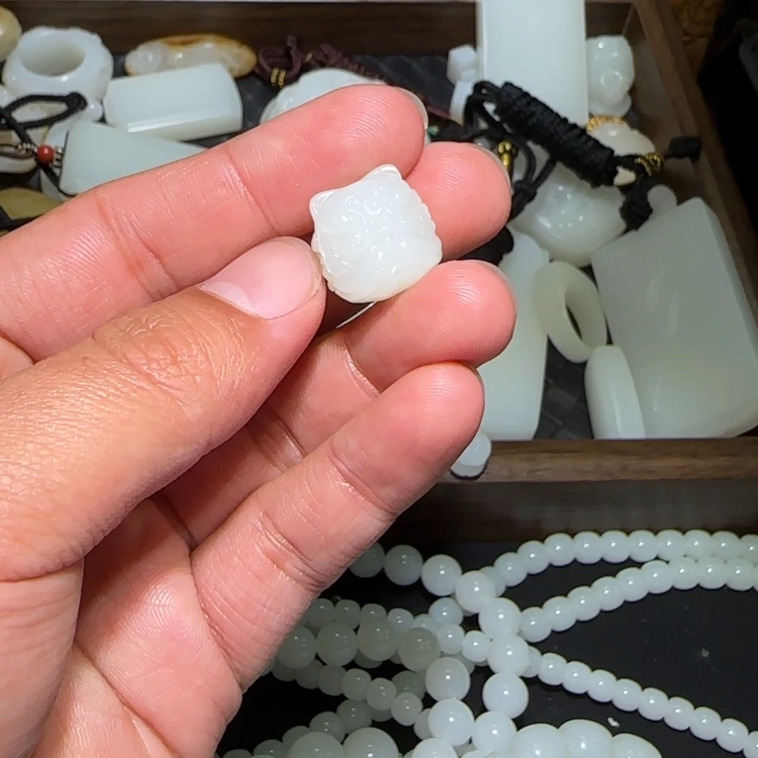 强***r和田玉未镶嵌手链