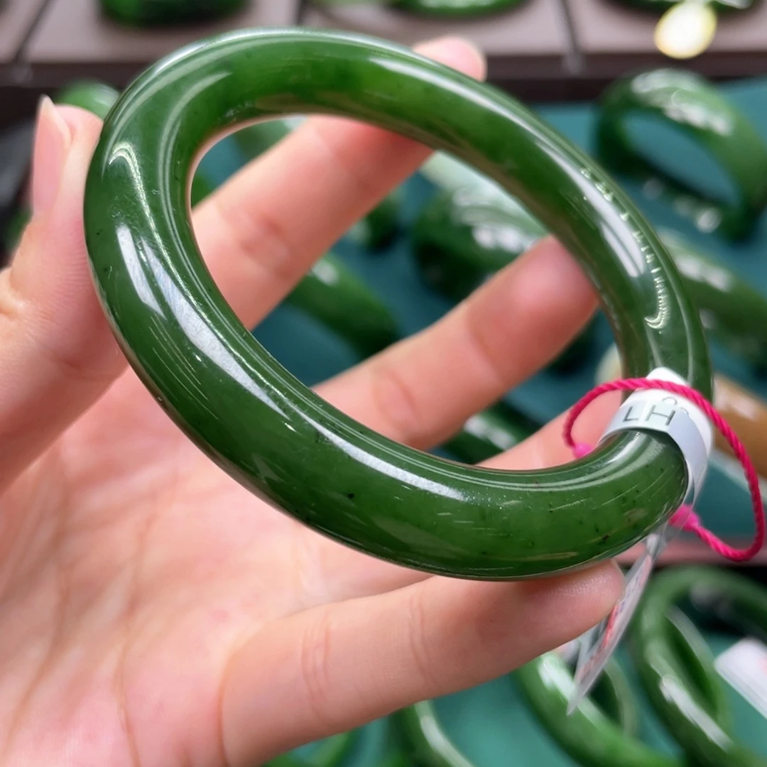 和田玉（碧玉）未镶嵌手镯