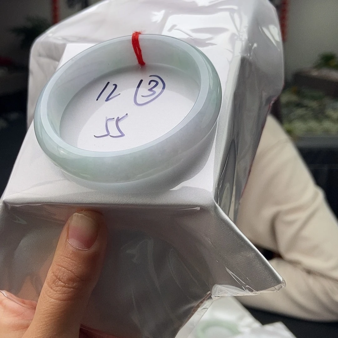 翡翠手镯未镶嵌拍一发一