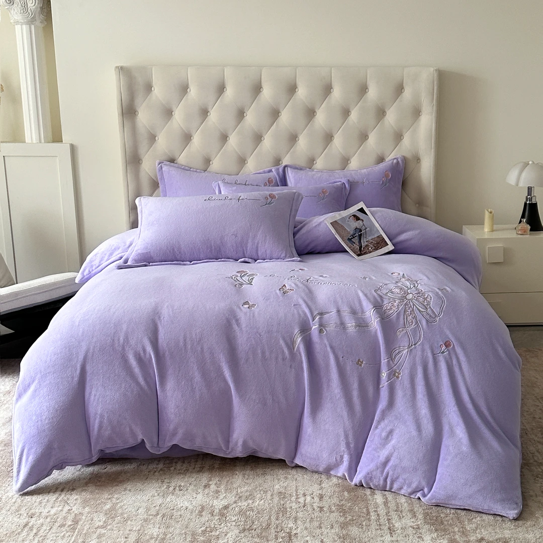 防寒可拆洗防静电冬季牛奶绒绣花床品套件加绒纯色被罩被套床单