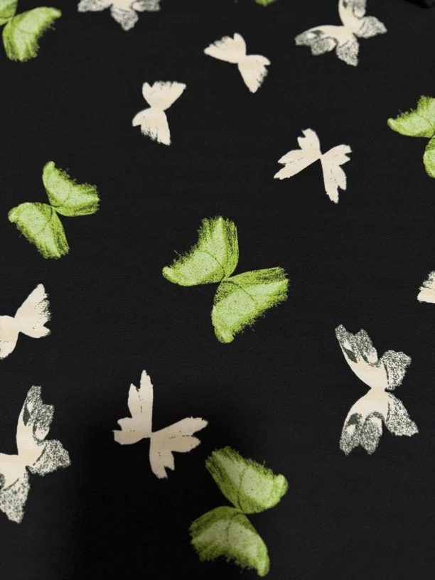 仿真丝绉布料 HHYZ0169 黑底绿白蝴蝶花 可做夏季连衣裙 寸衣面料