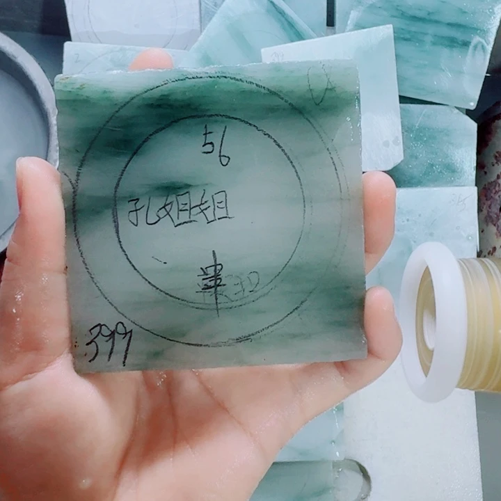 孔***姐定制石英质玉（天山翠）定制56款