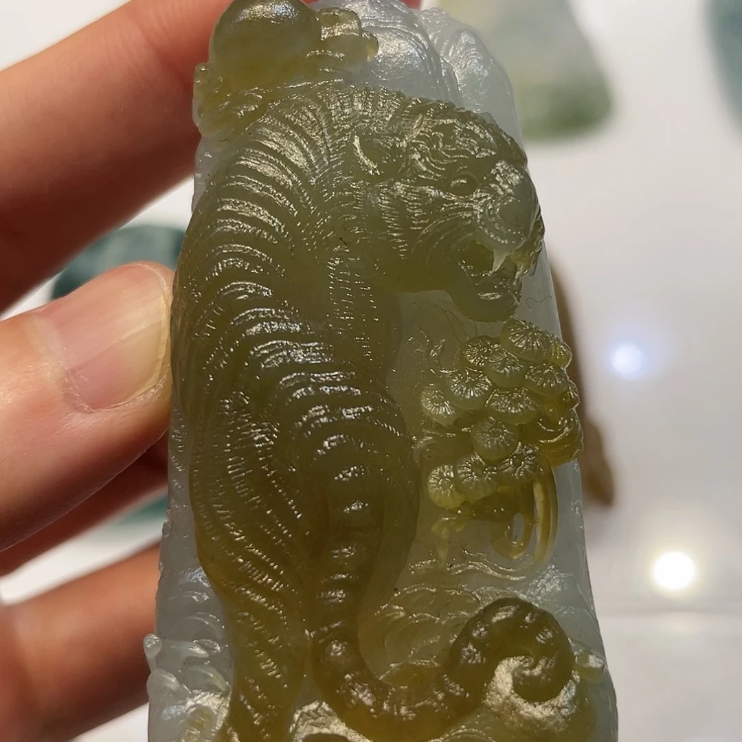 定制翡翠未镶嵌挂件