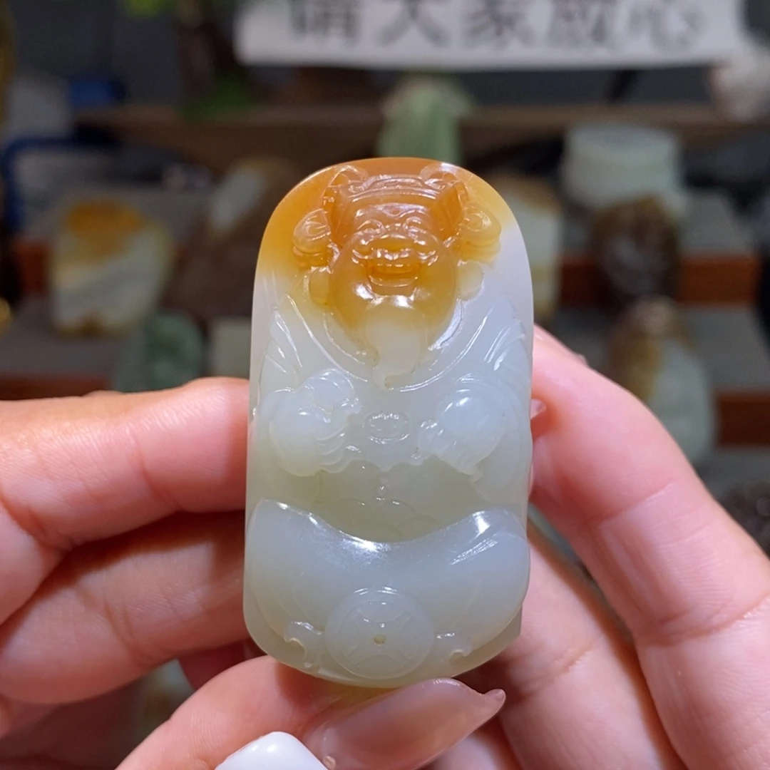 颈饰未镶嵌和田玉（糖玉）財爷爷吊坠