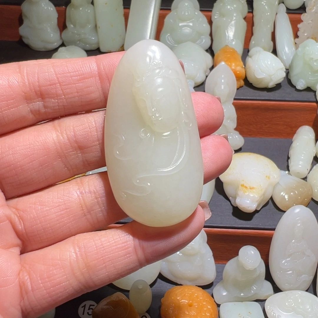 古***人和田玉未镶嵌颈饰