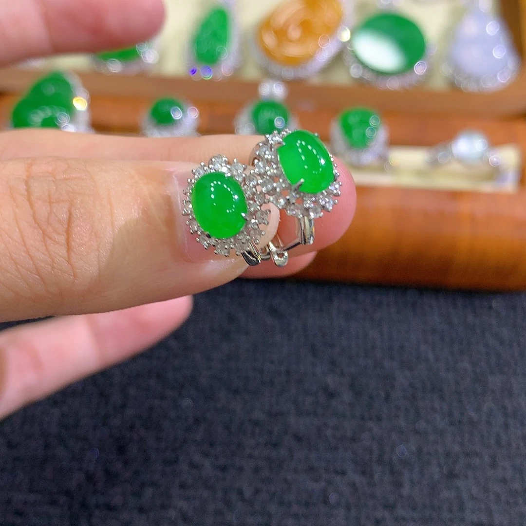 【闪购商品】翡翠18K金镶嵌耳饰蛋面