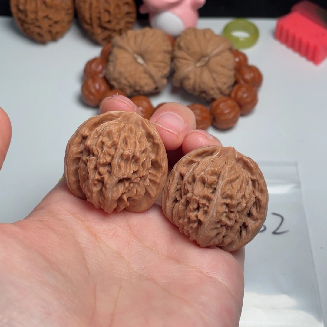 P***Y吊坠文玩核桃哇塞楼