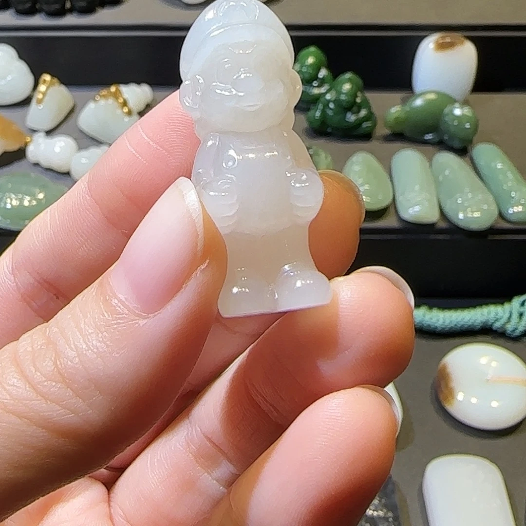 牛****和田玉未镶嵌颈饰