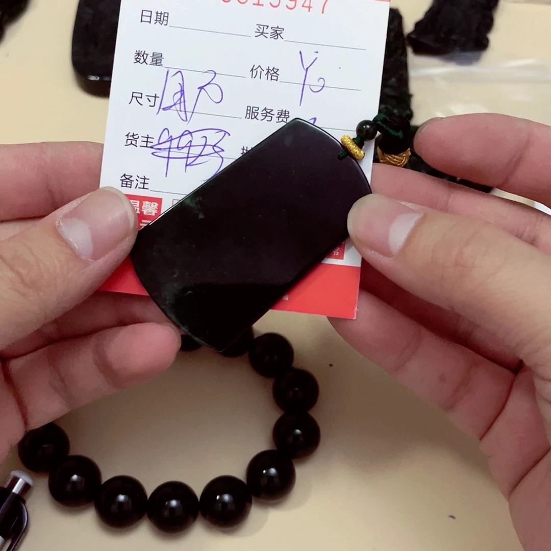 翡翠颈饰未镶嵌Y****贯翡翠