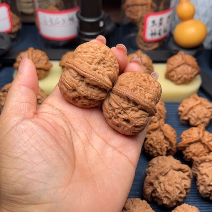 夜***灯文玩核桃吊坠43元宝