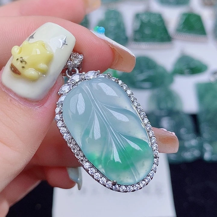 翡翠未镶嵌颈饰1111111111