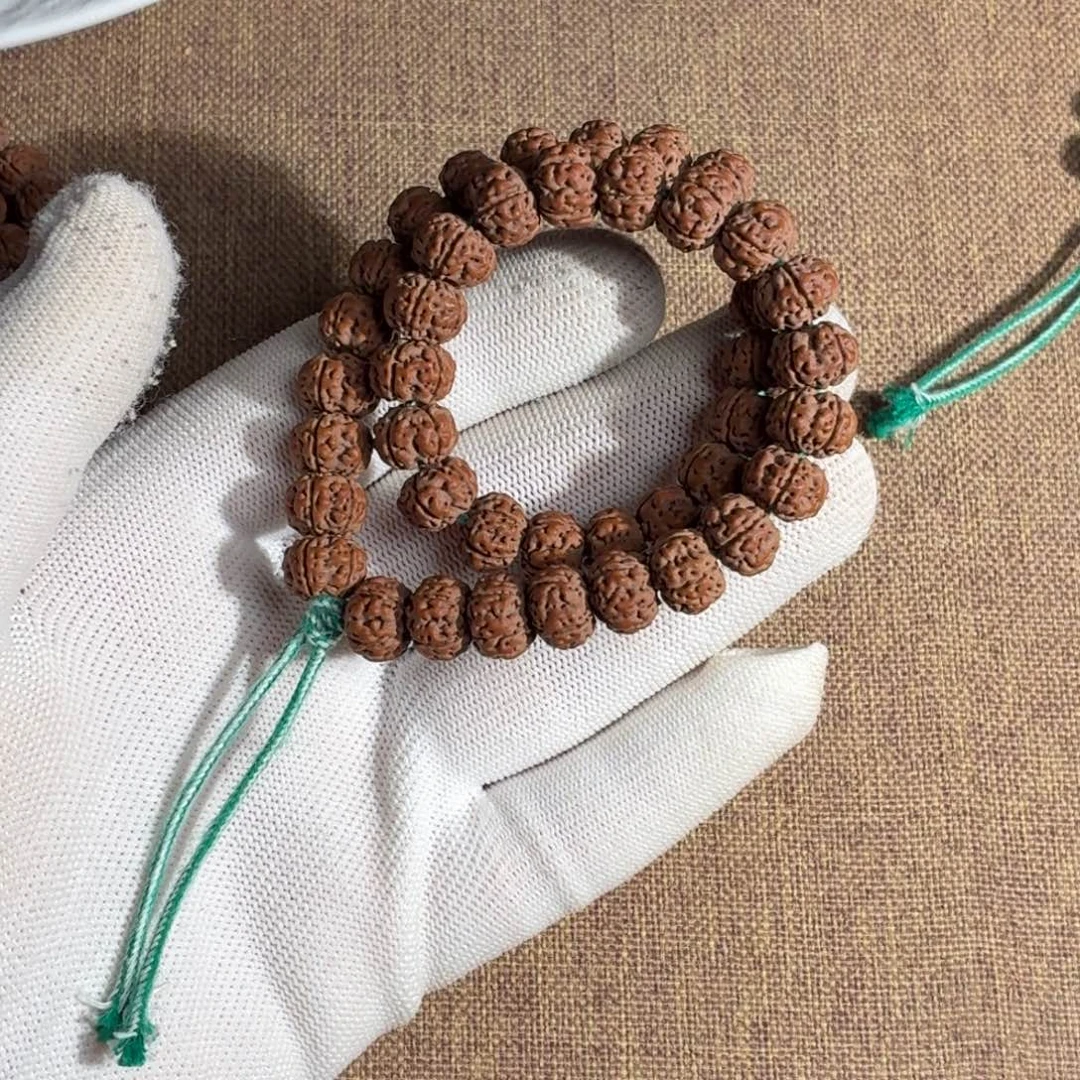 金刚菩提吊坠老树王手持